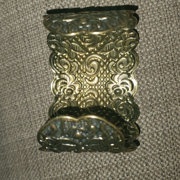 Vintage Cuff Bracelet - Picture 4 of 5